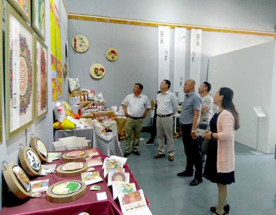 城建学院一行参观.jpg